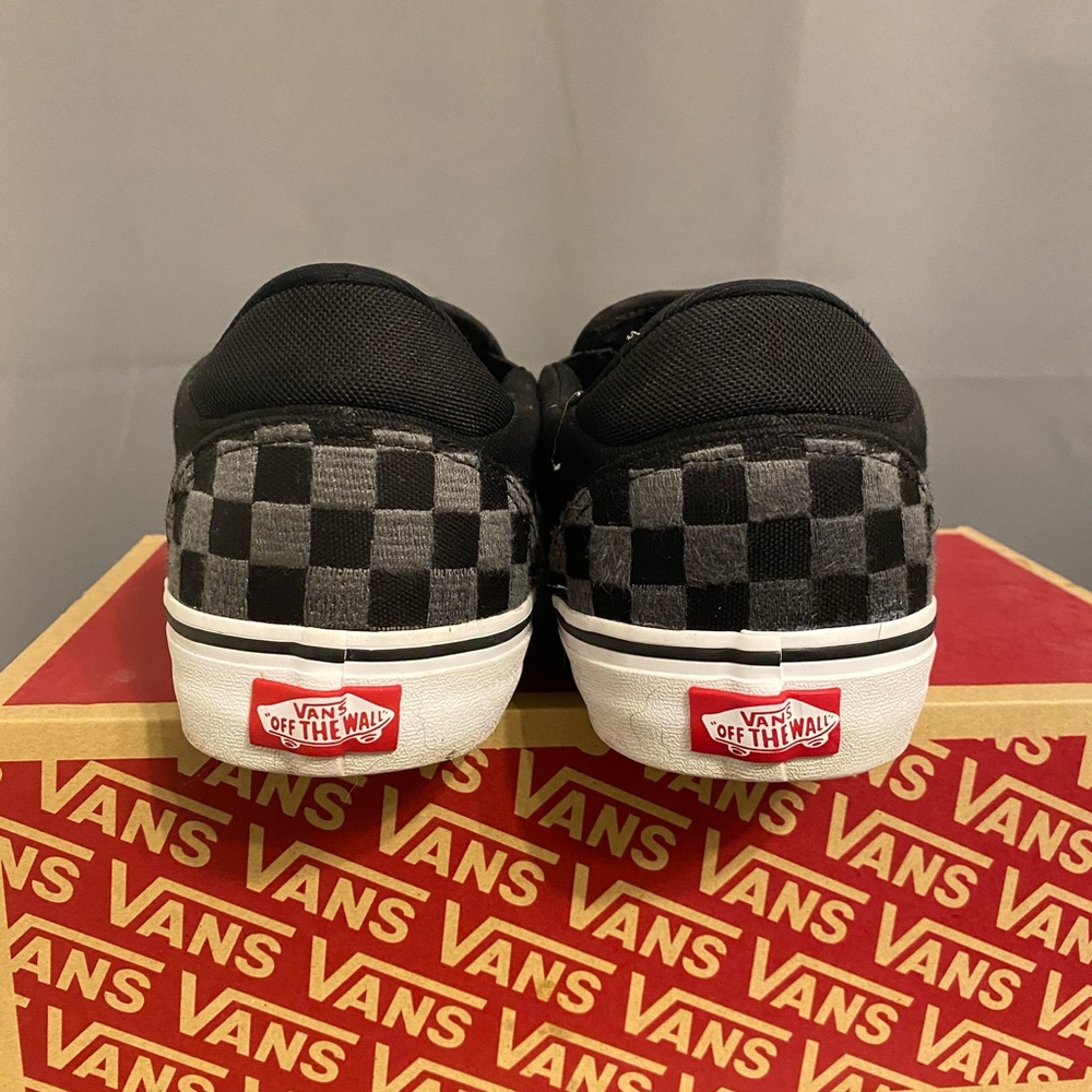 Men’s Vans - Picture 4 of 5